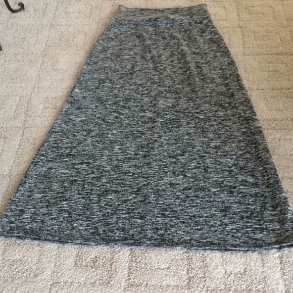 By & By Black & White Knit maxi skirt Size Medium - Picture 5 of 8